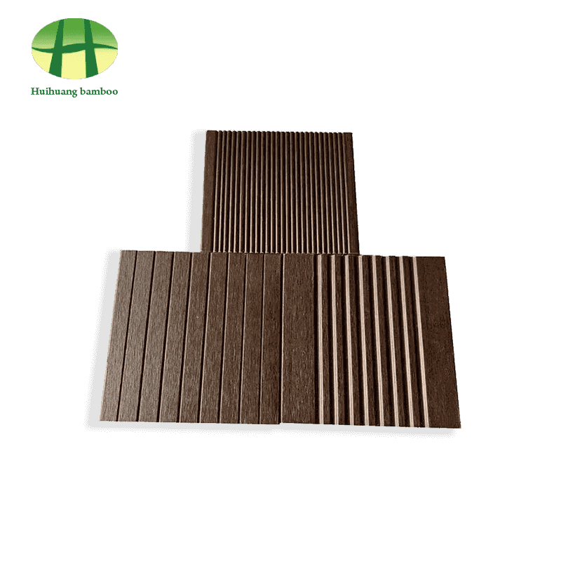 Kahvin värinen bambulattia