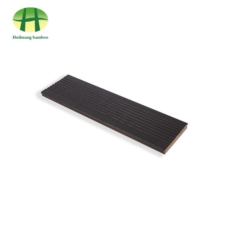 Hiilenvärinen bambulattia