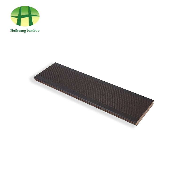 Hiilenvärinen bambulattia