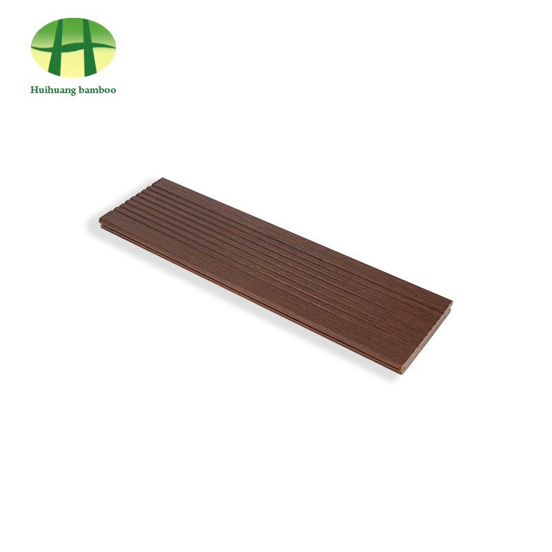 Kahvin värinen bambulattia