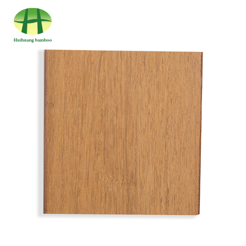 Luonnonvärinen kiiltävä paksu bambulattia